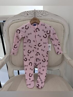 🐎 3~6 Mth Pink Horseshoe Print One-Piece Rib Knit Footed Baby Pajamas NWT